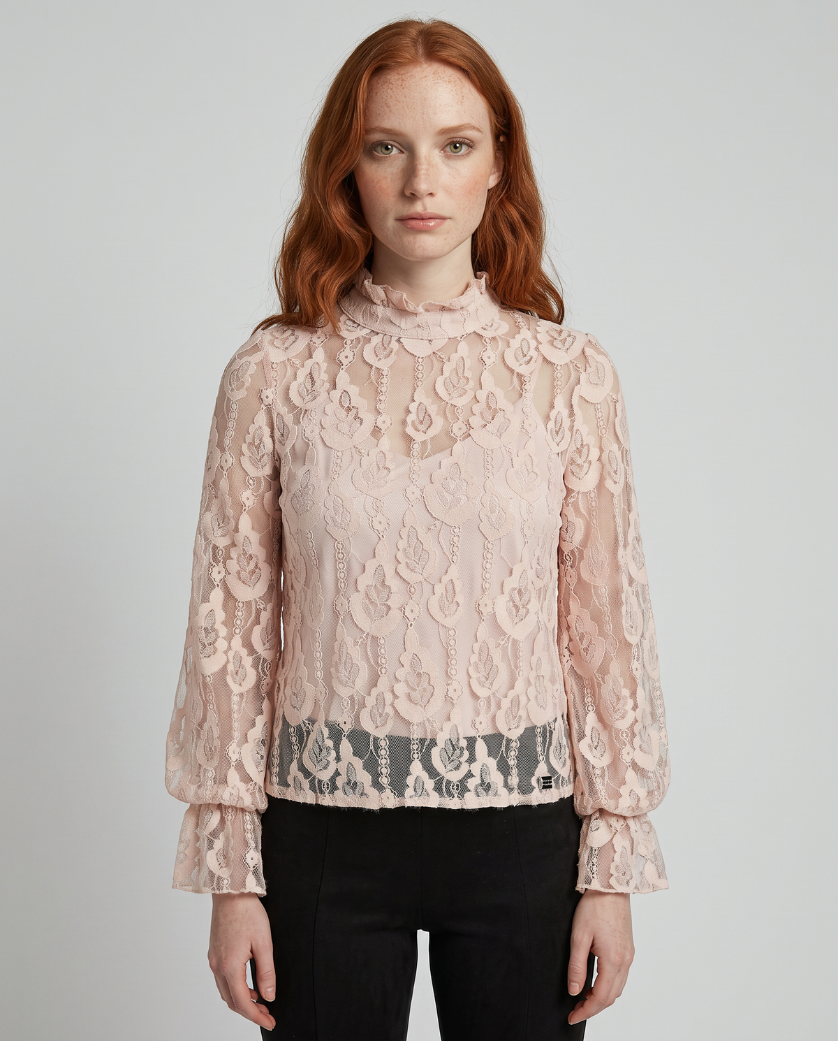 BLUSA ENCAJE LANILLA