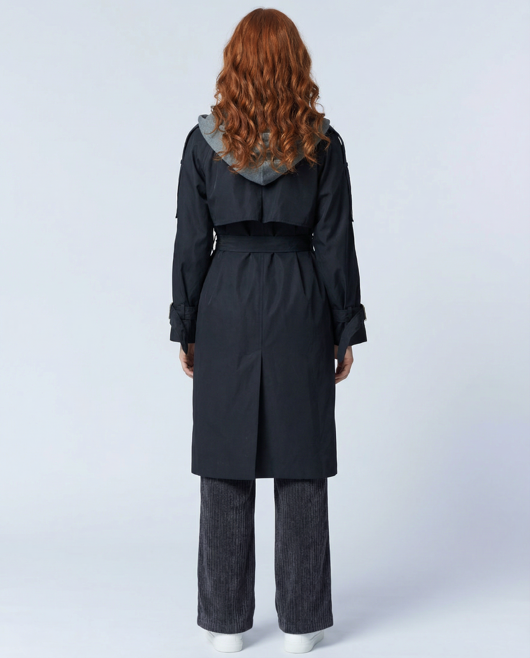 TRENCH MODERNO CAPUCHA